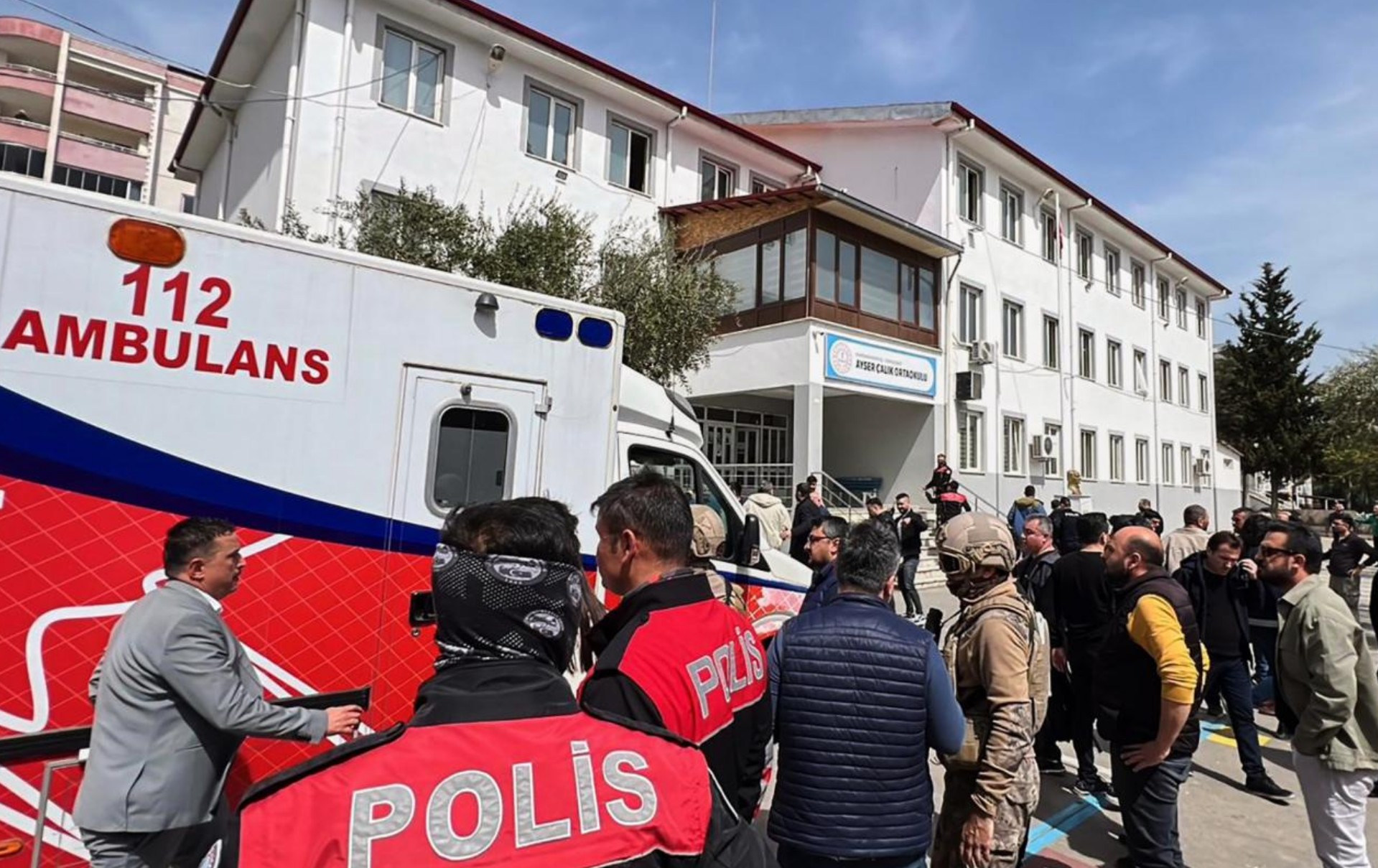 В Турции число погибших при стрельбе в школе увеличилось до девяти