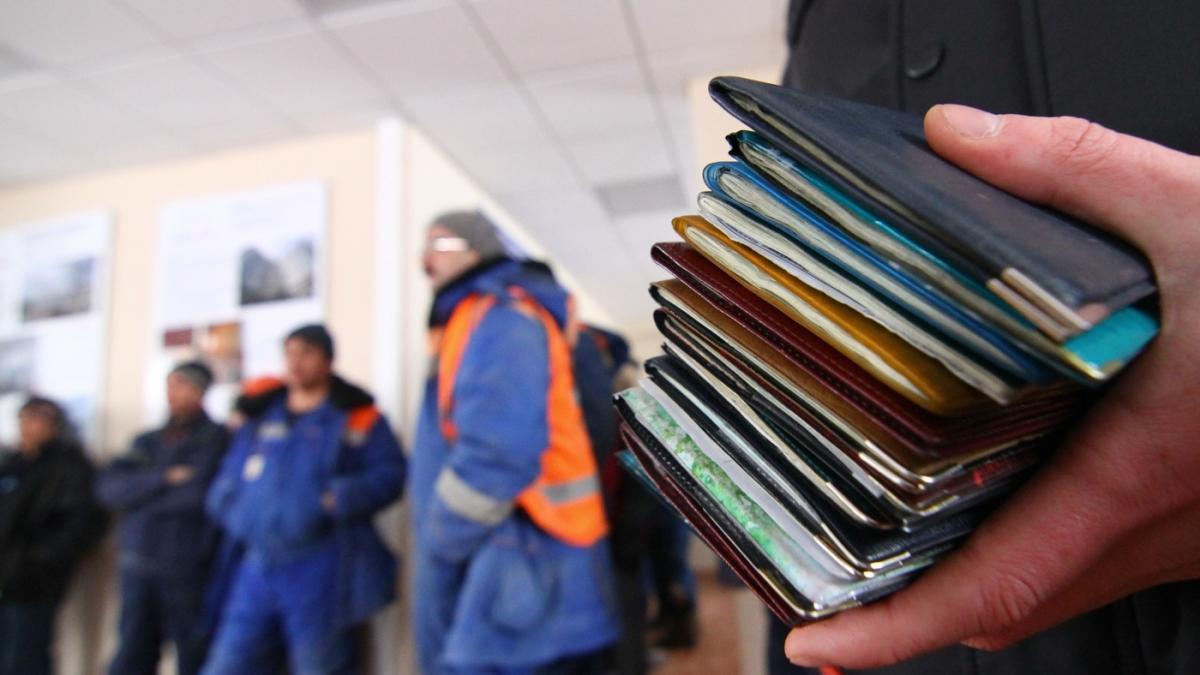 Мигрантов обяжут получать единый документ для пребывания в России<br>