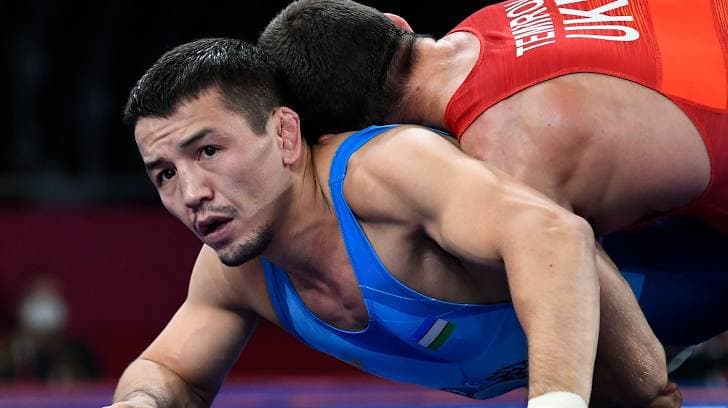 Узбекский борец Эльмурат Тасмурадов уступил поединок сопернику в первом туре на Олимпиаде  - видео
