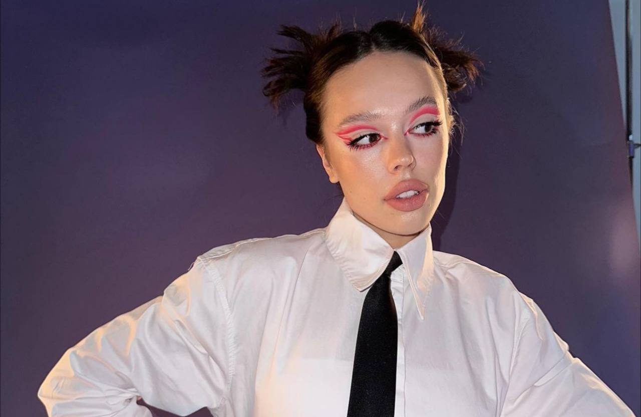 «Петь не умеет»: Инстасамку захейтили после недавнего выступления