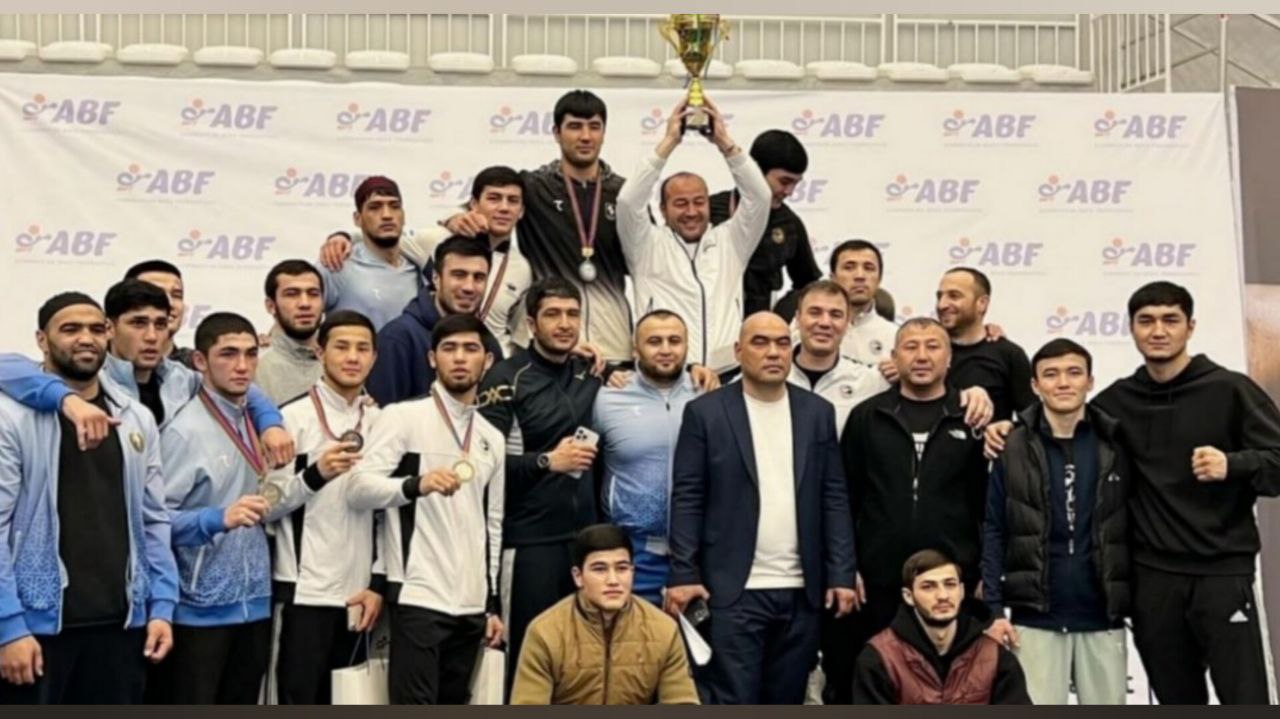 Узбекские боксеры завоевали 16 медалей на турнире в Баку