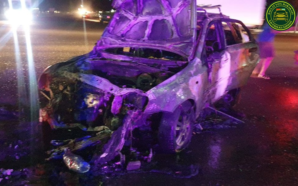 В Ангрене в результате аварии сгорел автомобиль Lacetti – видео