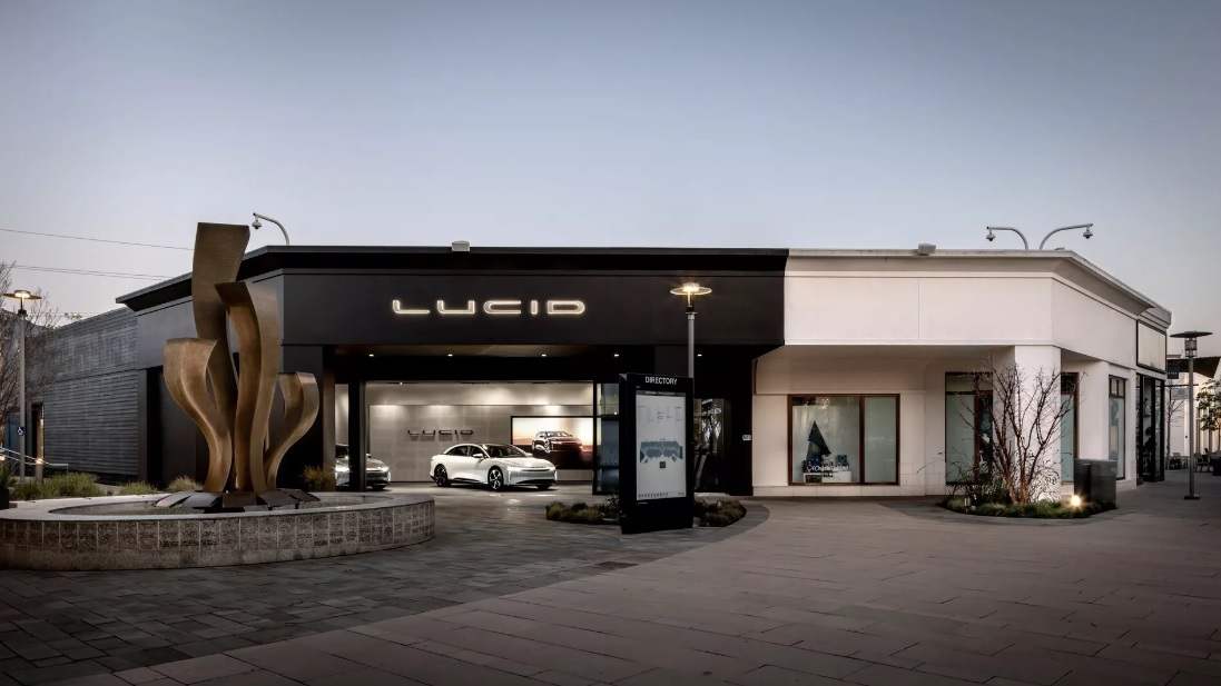 На электромобили Lucid наблюдается низкий спрос
