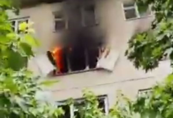В одном из домов Ферганы произошел крупный пожар (видео)