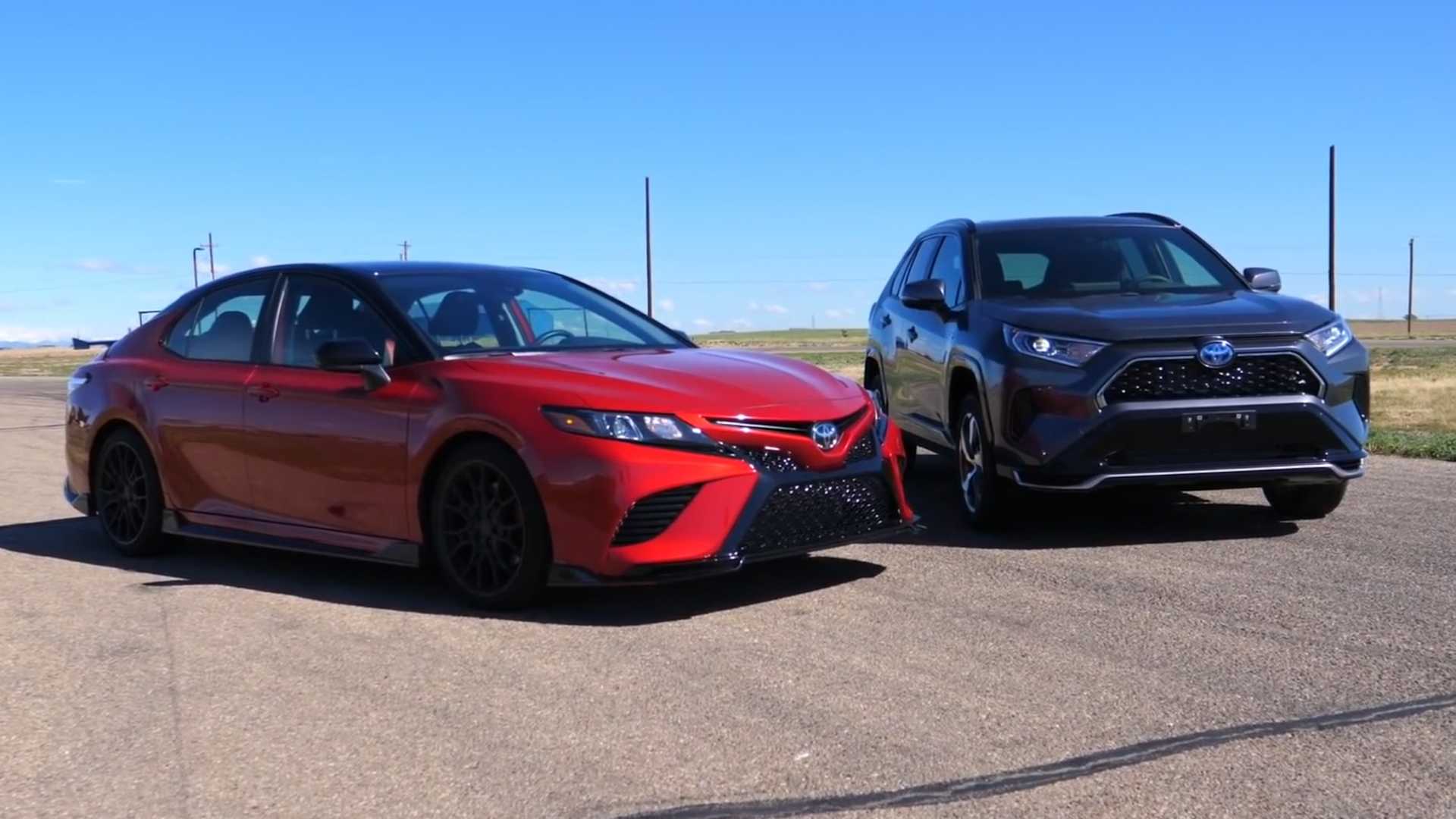 Toyota обновит RAV4 и Camry