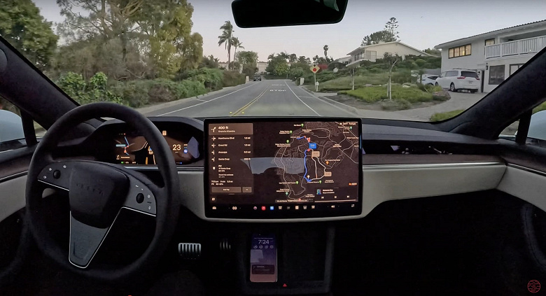Tesla снизила цену на месячную подписку на автопилот FSD