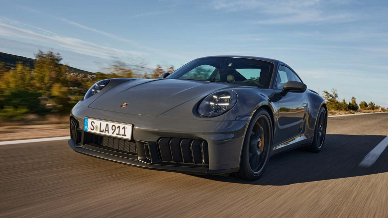 Porsche презентовал новые 911 Carrera и Carrera GTS