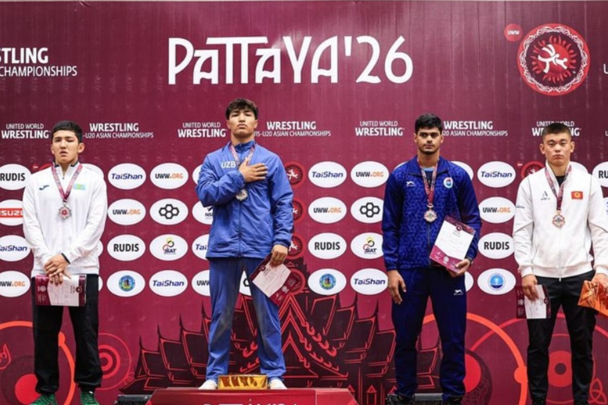 Греко-римские борцы Узбекистана успешно стартовали на ЧА U-20
