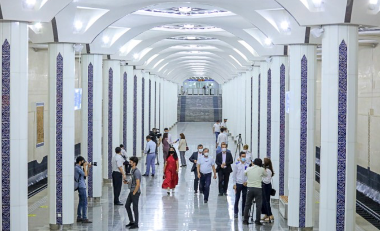 На новых станциях Юнусабадской линии метро созданы более 100 рабочих мест