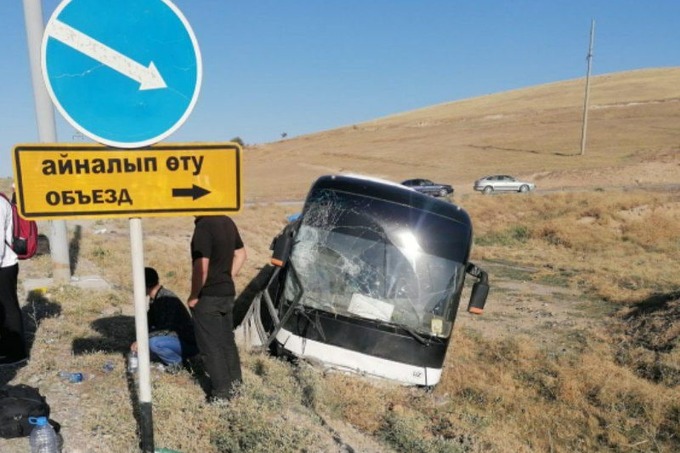 Обнародованы детали аварии с автобусом, ехавшим из Узбекистана в Кыргызстан