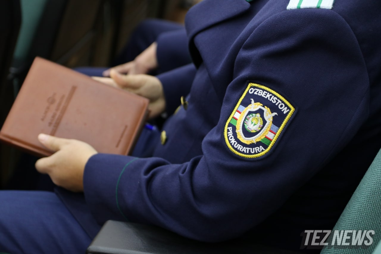 Трех сотрудников прокуратуры Ташобласти уволили за коррупцию