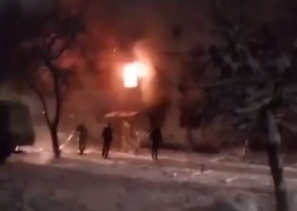 В Ташкенте произошел пожар в жилом доме, погибли два человека — видео