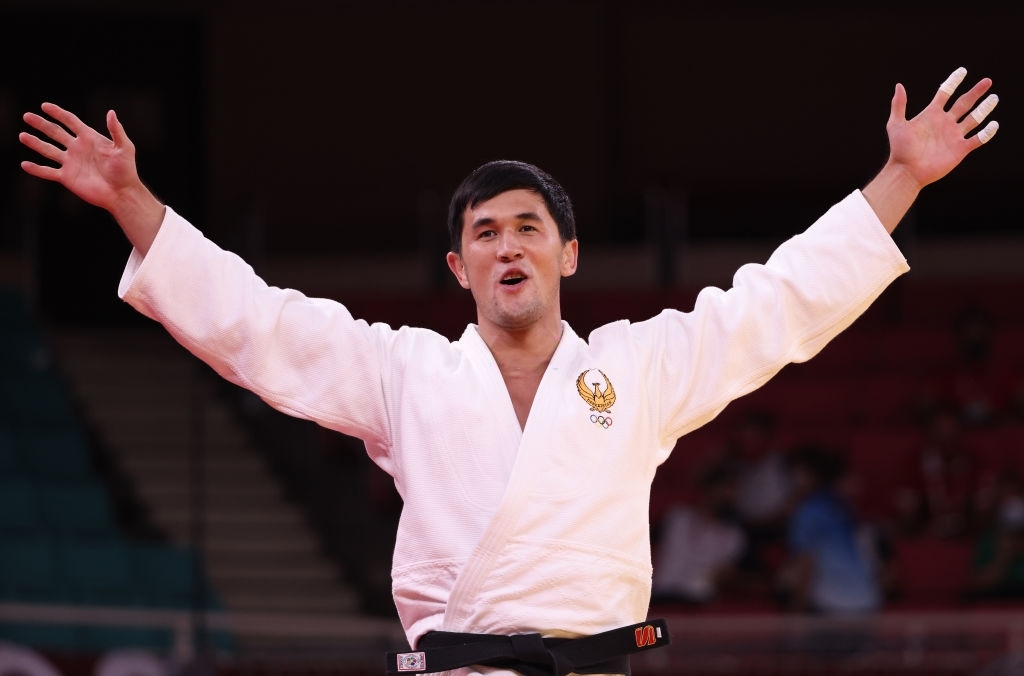 Еще одна золотая медаль: Давлат Бобонов заполучил мировое чемпионство среди военных дзюдоистов