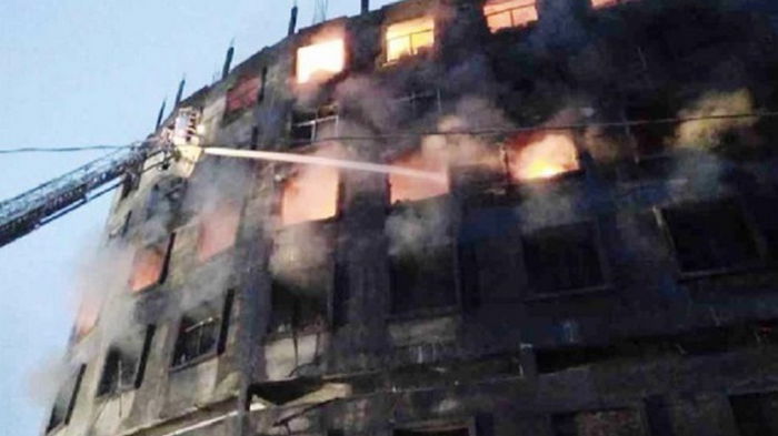 В Бангладеш произошел крупный пожар на заводе: погибли 53 человека