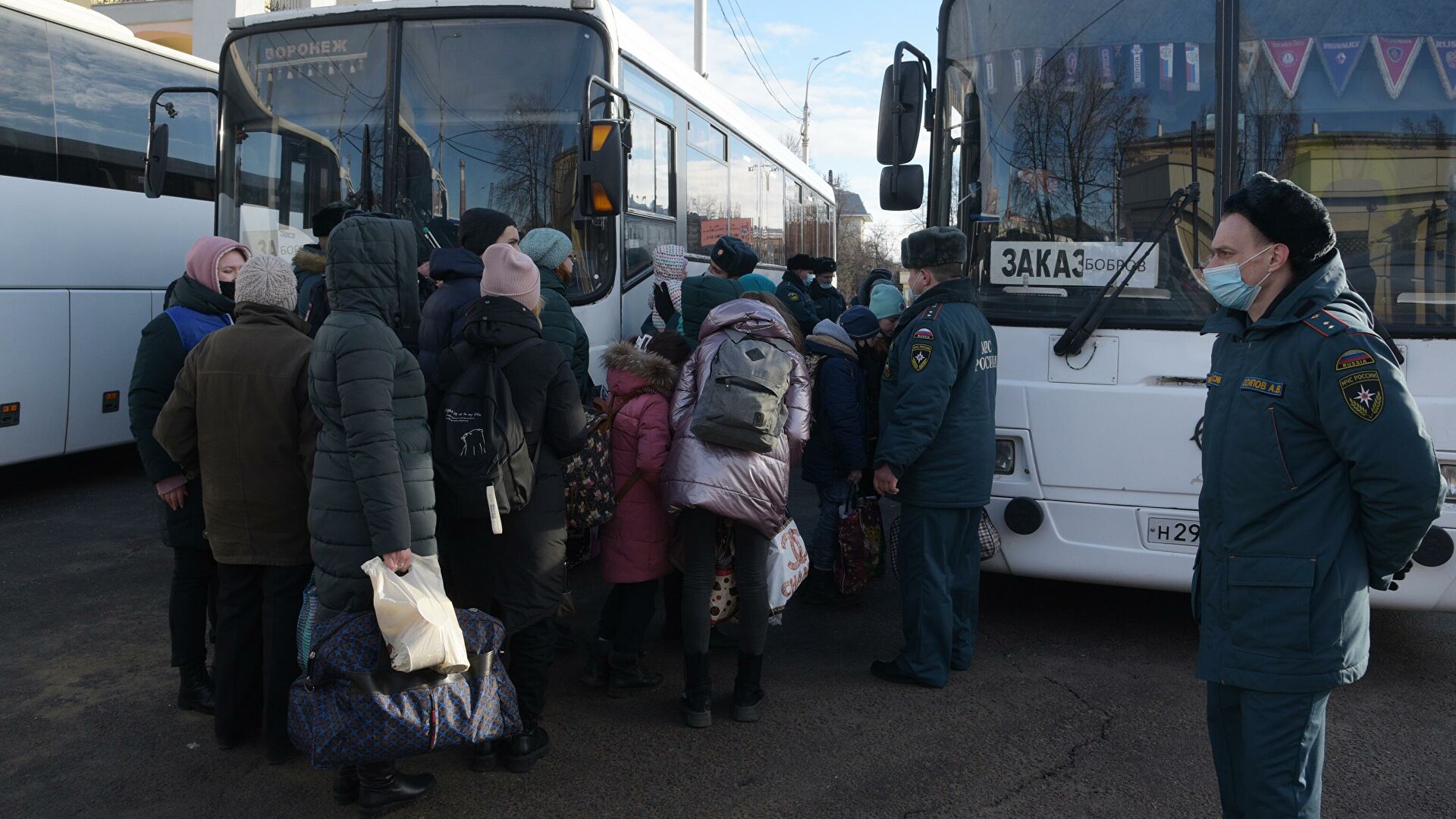 В восьми областях России ввели ЧС из-за потока беженцев из ЛНР и ДНР 