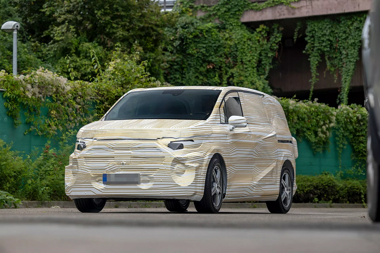 В сети показали обновленные Mercedes Vito и V-Class