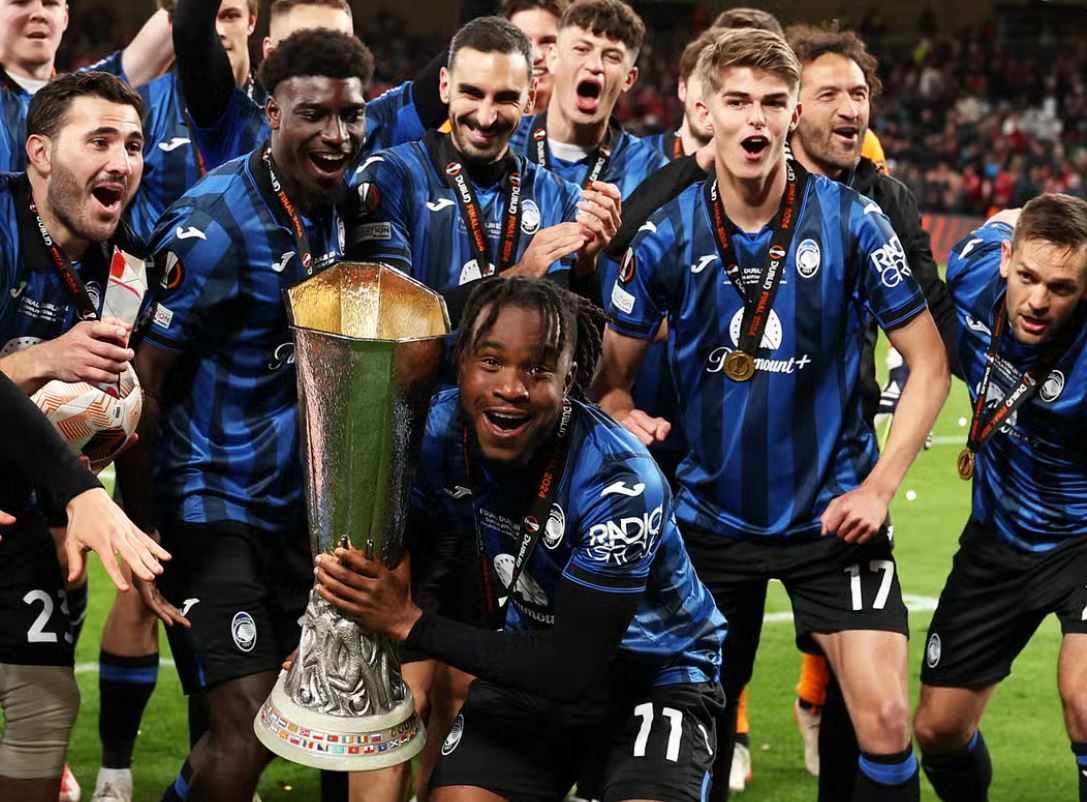 «Аталанта» разгромила непобедимый «Байер» в финале Лиги Европы