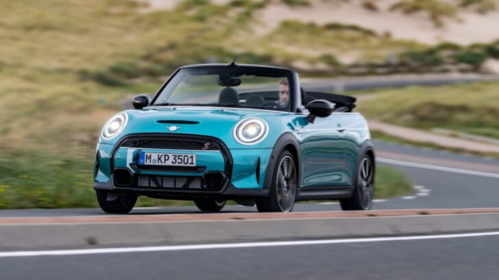MINI презентовал юбилейный кабриолет