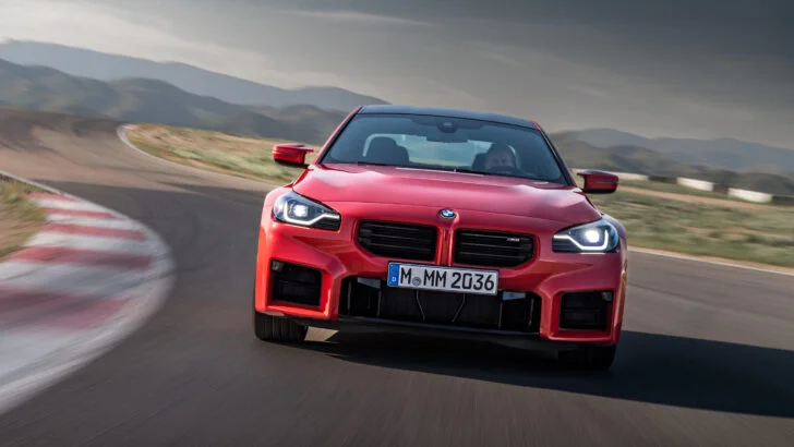 BMW официально презентовал абсолютно новый M2