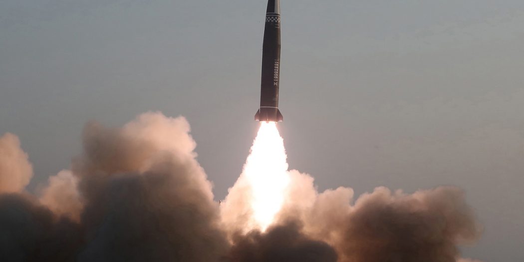 КНДР испытала новые тактические ракеты