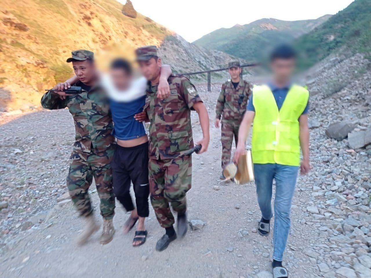 В горах Узбекистана нашли заблудившегося туриста