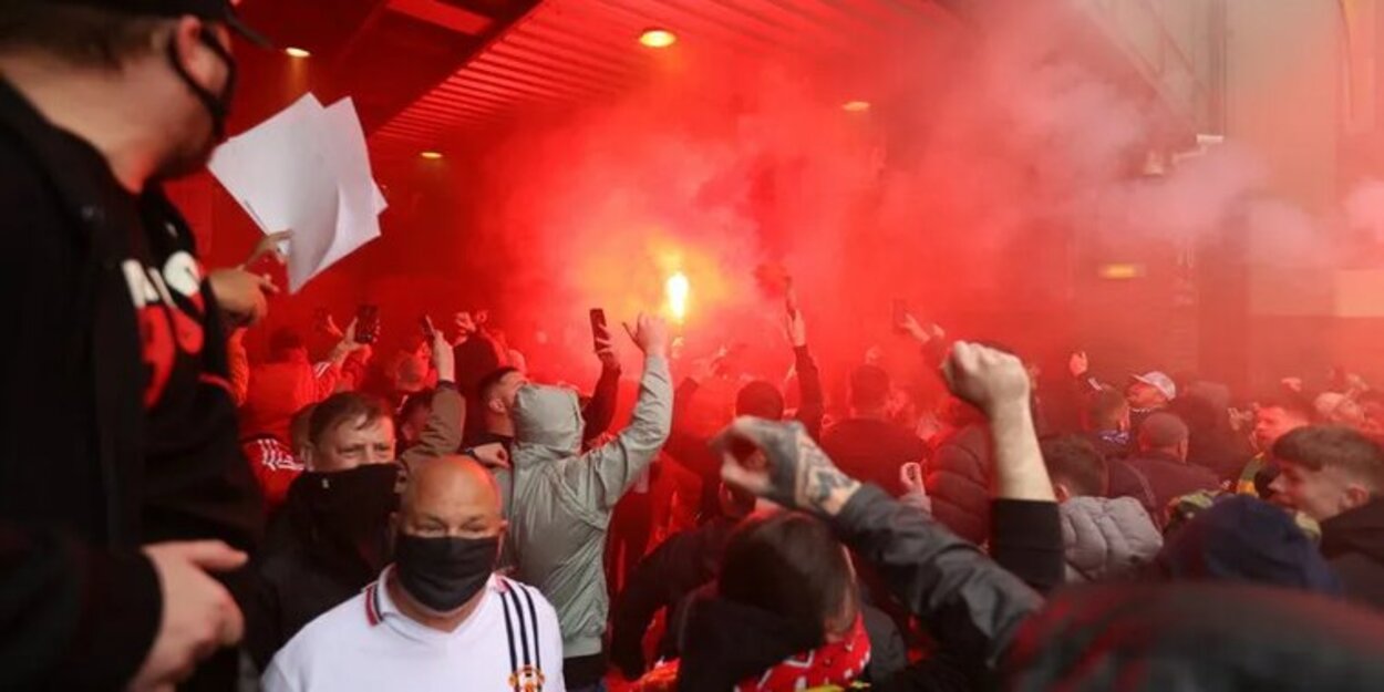 На фанатов «Манчестер Юнайтед» напали ночью в Польше