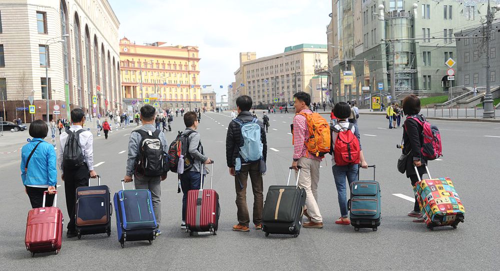 В России иностранцев, прибывших без виз и более чем на три месяца, обязали сдавать биометрию