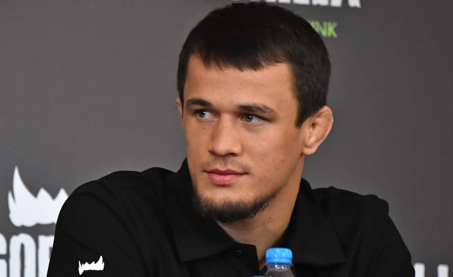 Брат Нурмагомедова, который наехал на полицейского, проведет бой на турнире UFC Fight Night