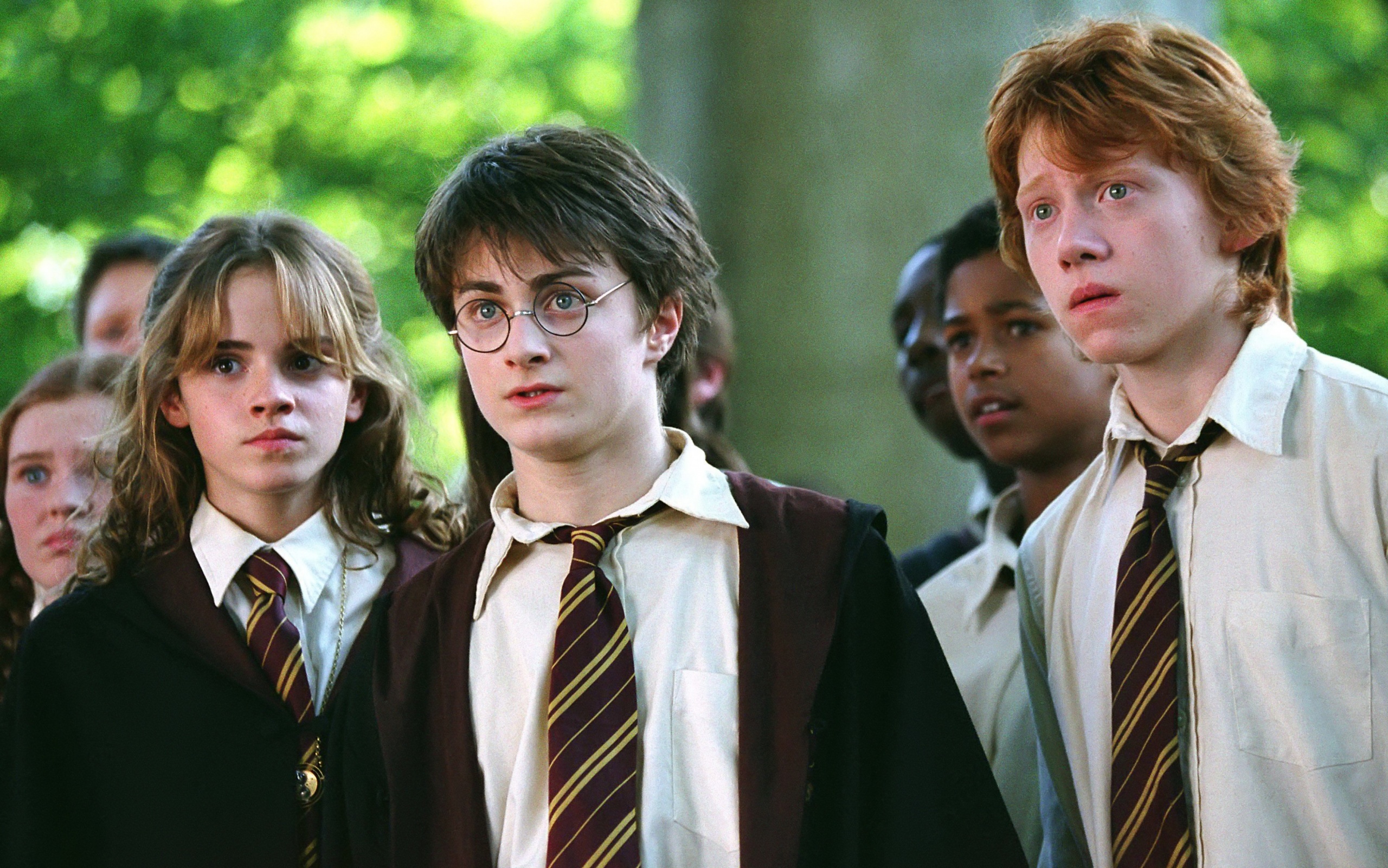 Появился первый кадр из спецвыпуска «Гарри Поттера», герои снова вернулись в Хогвартс - фото