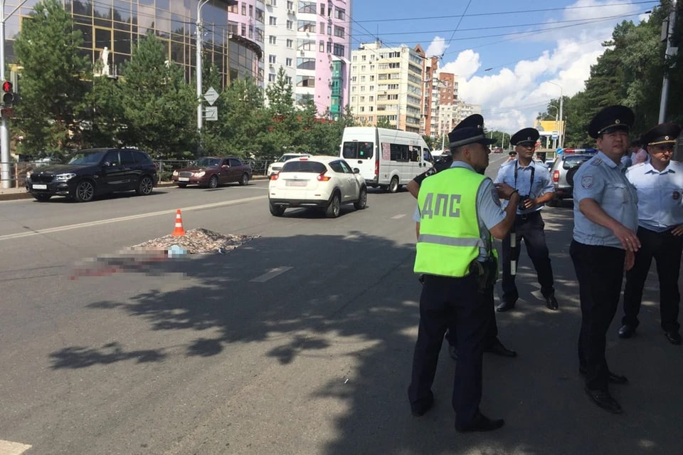 В Уфе девушка насмерть сбила узбекистанку и ее четырехлетнего сына — видео (18+)