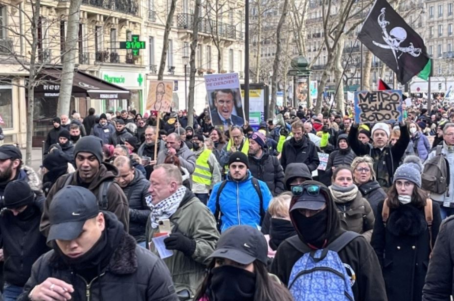 На первомайских демонстрациях во Франции задержали более 500 человек