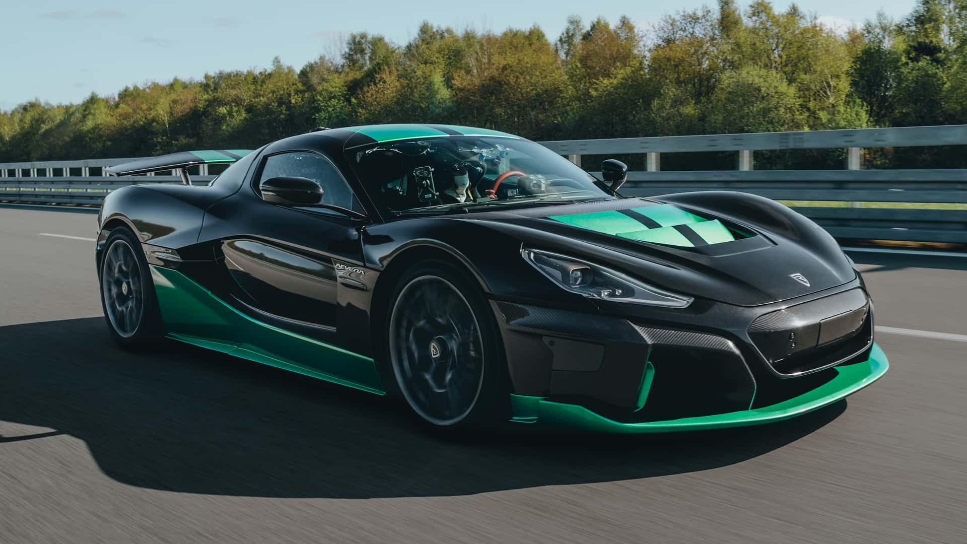 Rimac Nevera поставил 23 рекорда скорости