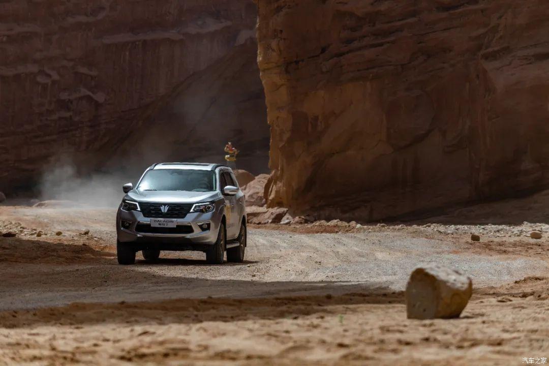 Nissan презентовал дешевый аналог Toyota Land Cruiser Prado