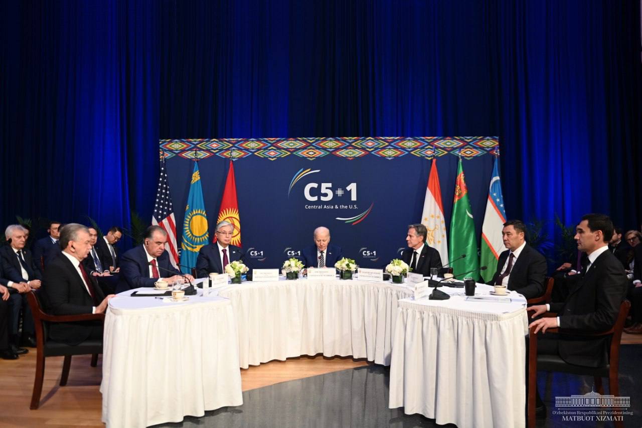 Президент принял участие в саммите «С5+1» (главное)