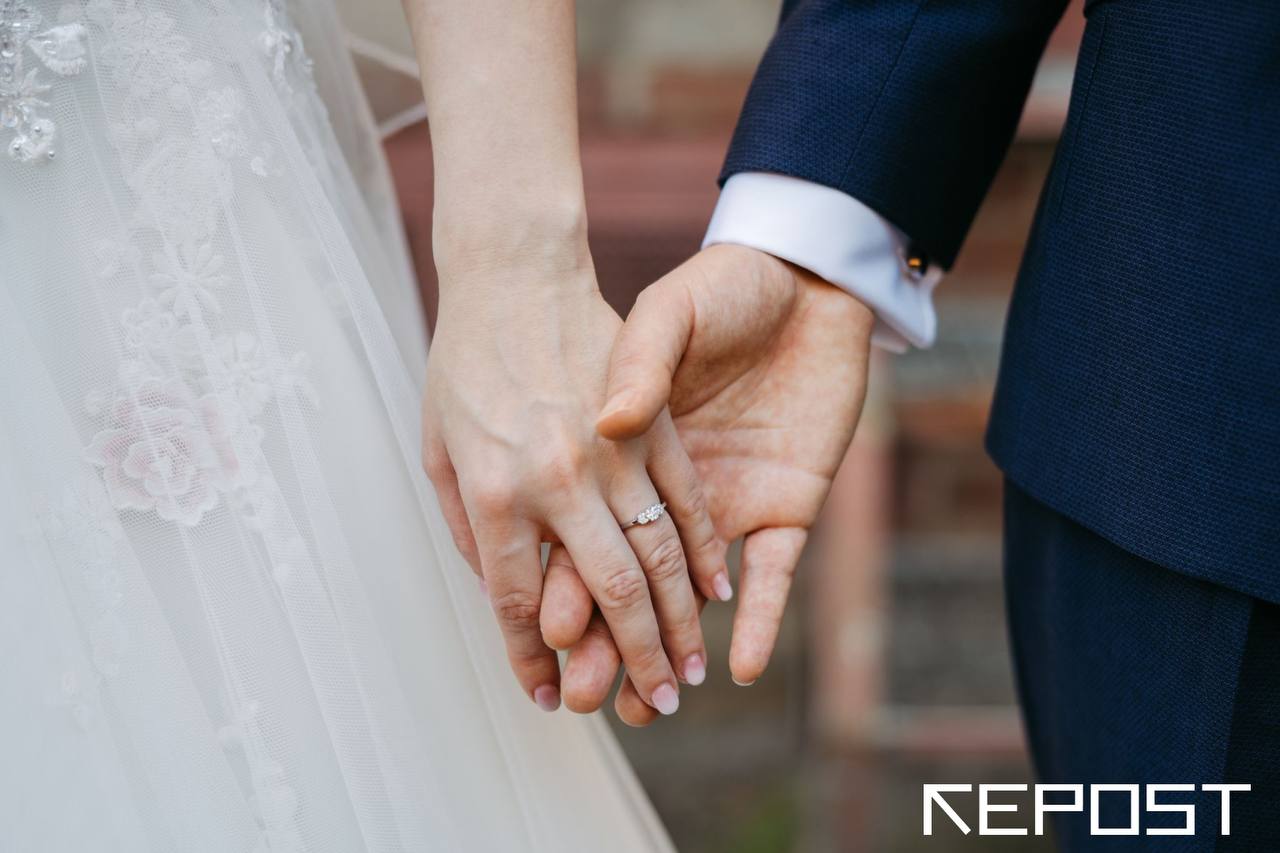 Стало известно, в каком возрасте узбекистанцы чаще всего вступают в брак