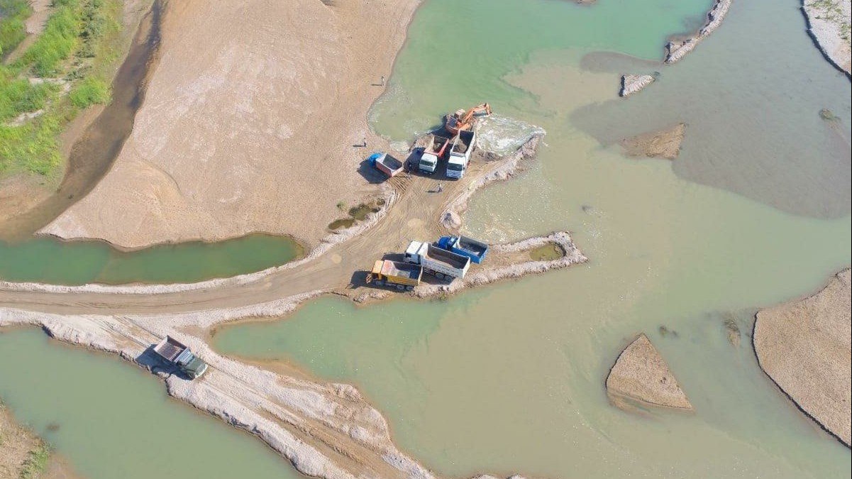 В Узбекистане расширили мораторий на добычу нерудных материалов в руслах рек
