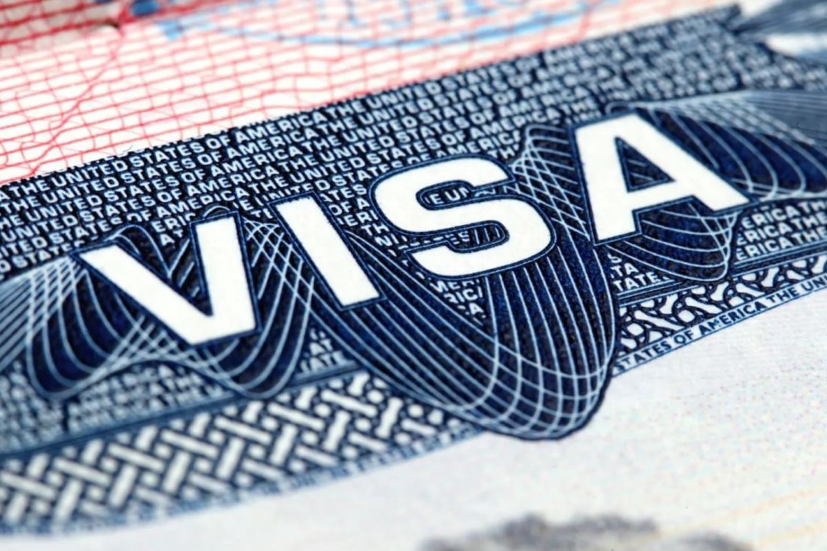 Госдепартамент США отозвал более 175 тысяч виз иностранцев