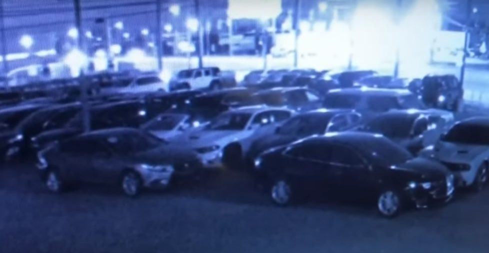 В Мичигане воры угнали пять автомобилей прямо с дилерского центра