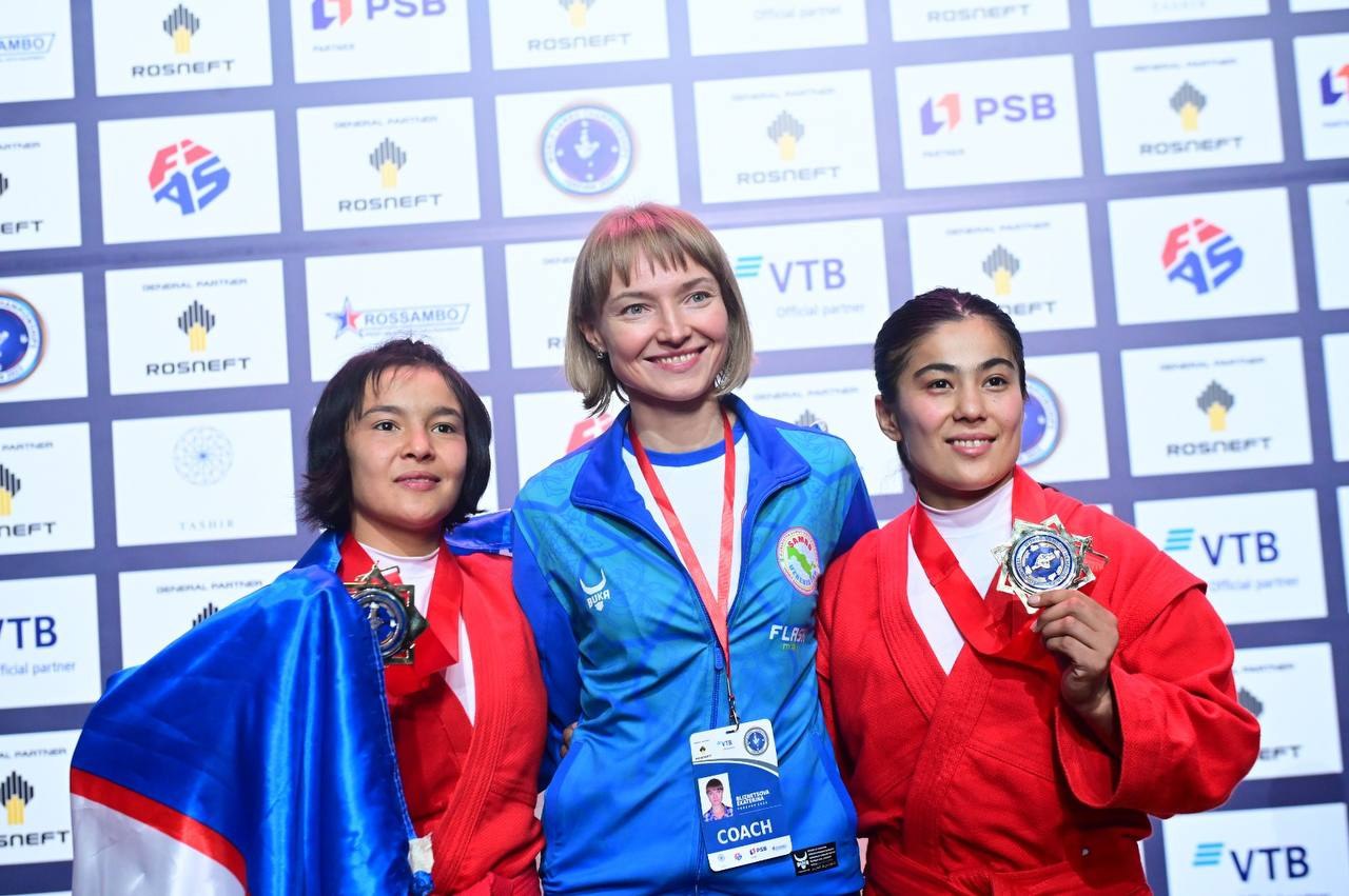 Узбекские самбистки впервые завоевали «золото» на ЧМ