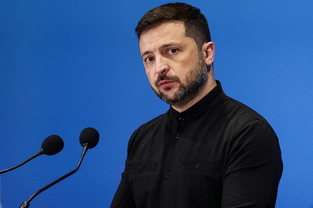 «Российское небо становится полностью небезопасным». Зеленский обратился к авиакомпаниям, летающим над РФ