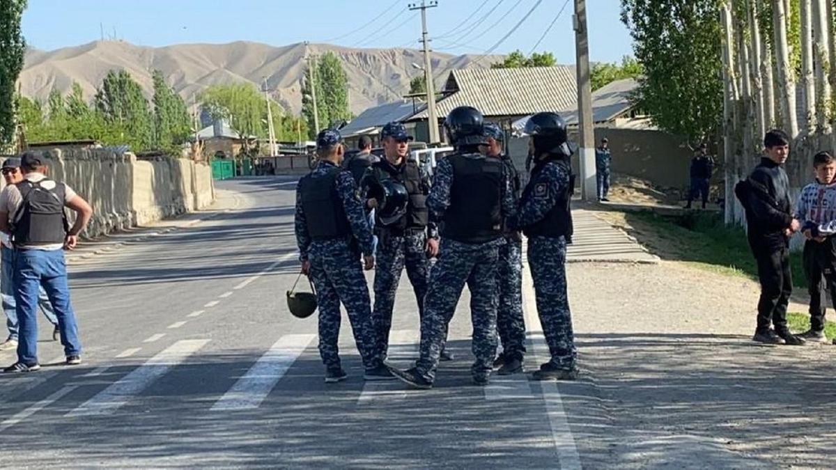 Силовики Кыргызстана и Таджикистана устроили перестрелку на границе