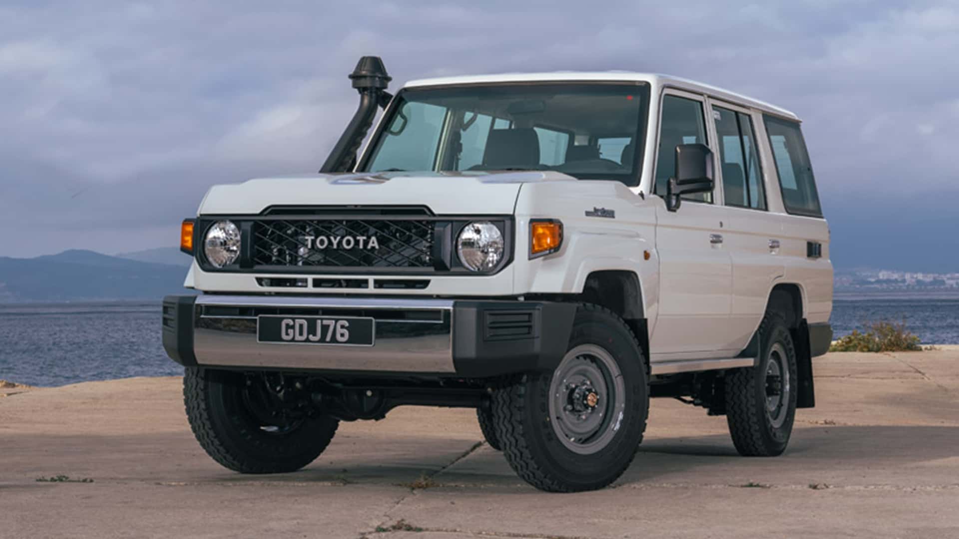 Toyota презентовала обновленный 10-местный Land Cruise 70, который нельзя купить