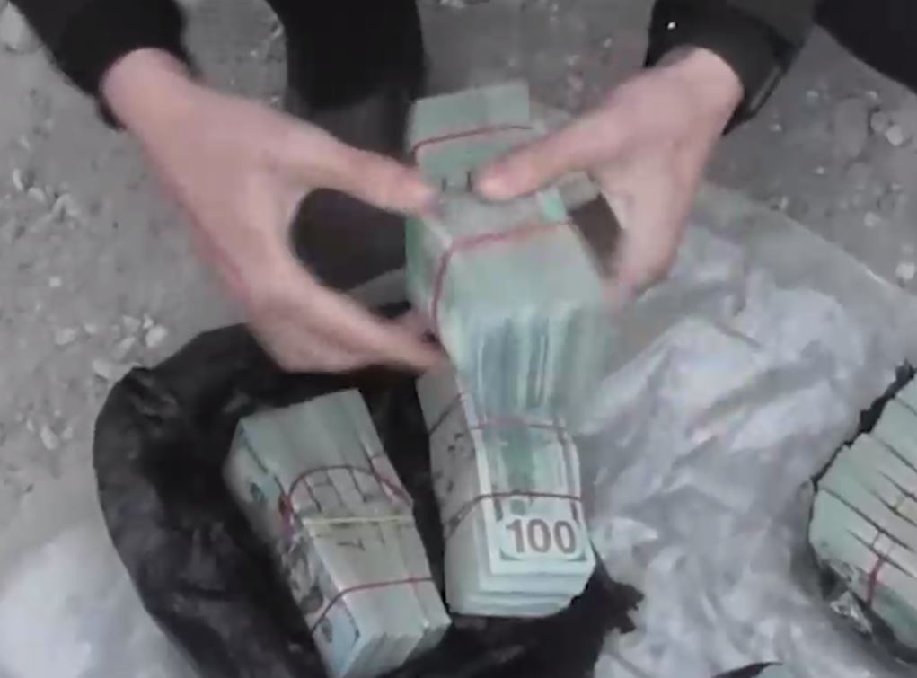 Из Узбекистана в Кыргызстан пытались незаконно вывезти почти $600 тысяч