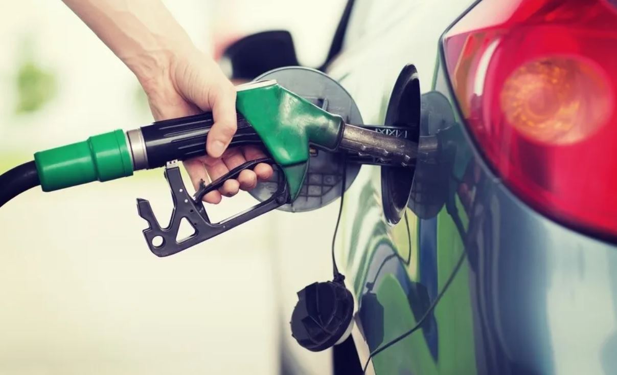 Узбекистан вошел в топ-35 стран с самым дешевым бензином