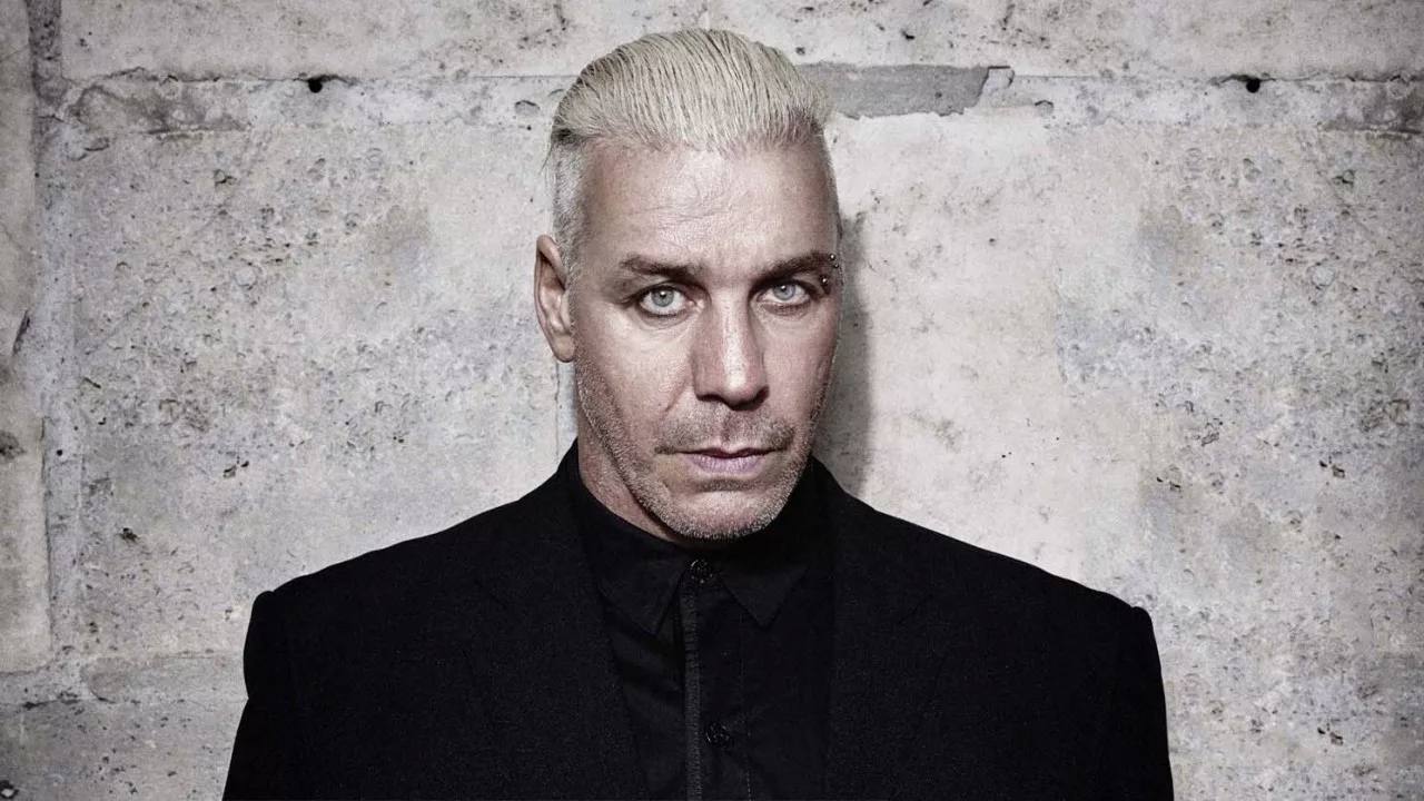 Universal Music приостановила сотрудничество с Rammstein из-за харассмент-скандала с Линдеманном