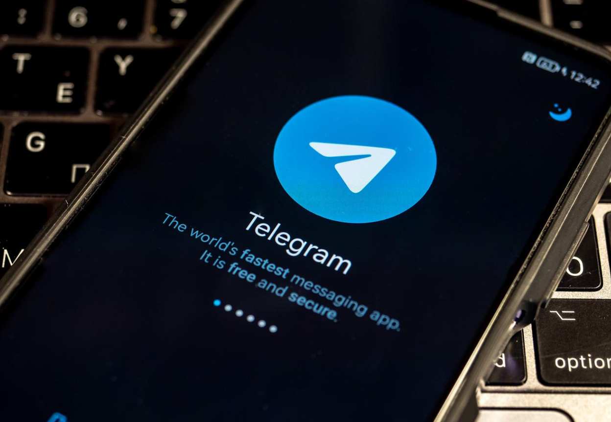 Telegram начнет модерировать приватные чаты