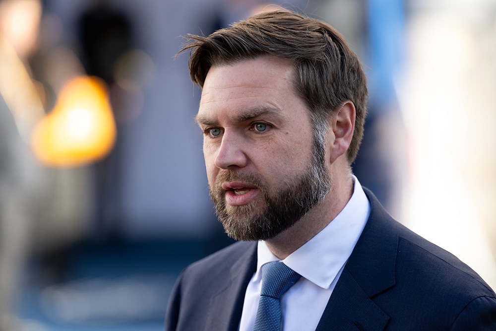 Вэнс заявил, что США хотят организовать переговоры России и Украины в ближайшие 100 дней