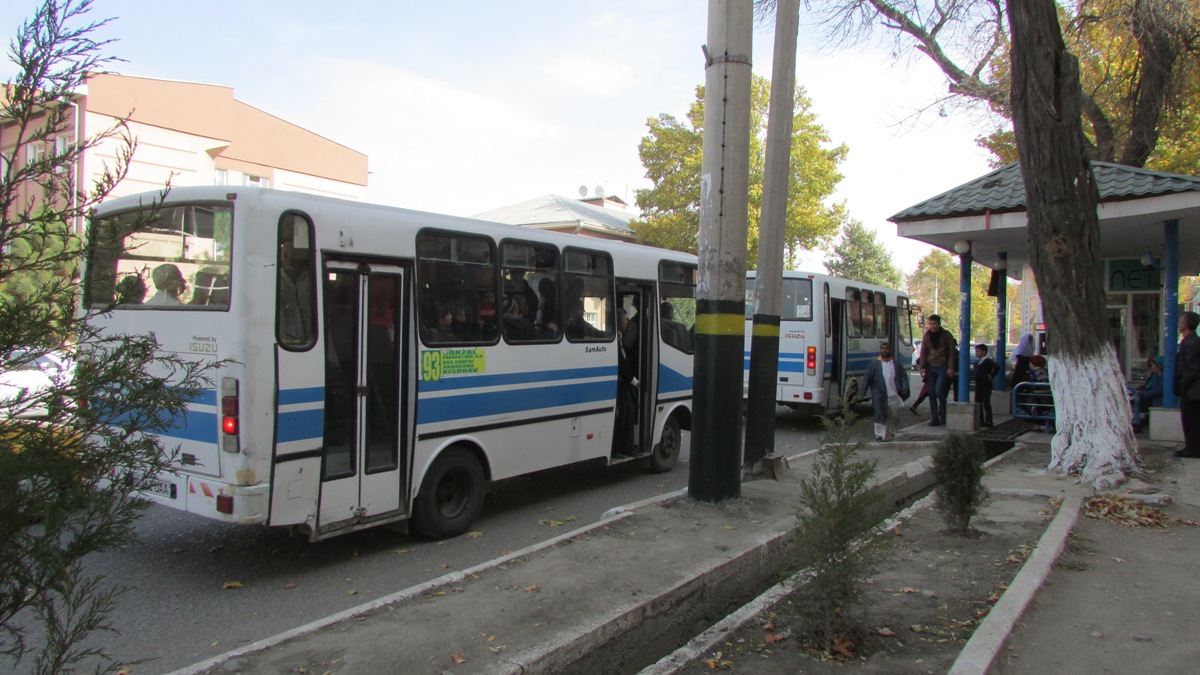 Cамаркандскому хокиму города поручили ездить на автобусе