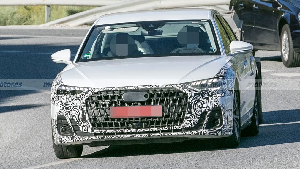 Audi наконец-то рассекретила дату появления обновленного флагманского седана A8