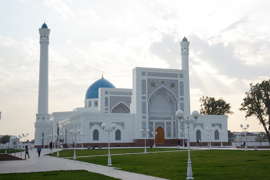 Возле 125 мечетей Ташкента перекроют дороги 